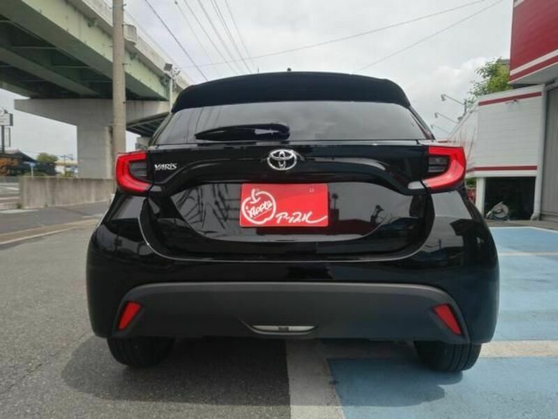 YARIS-1