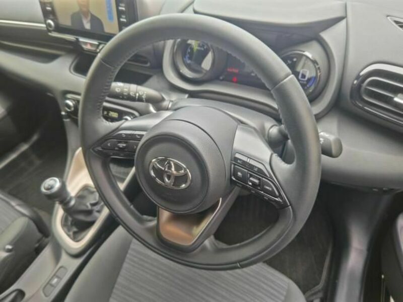 YARIS-27