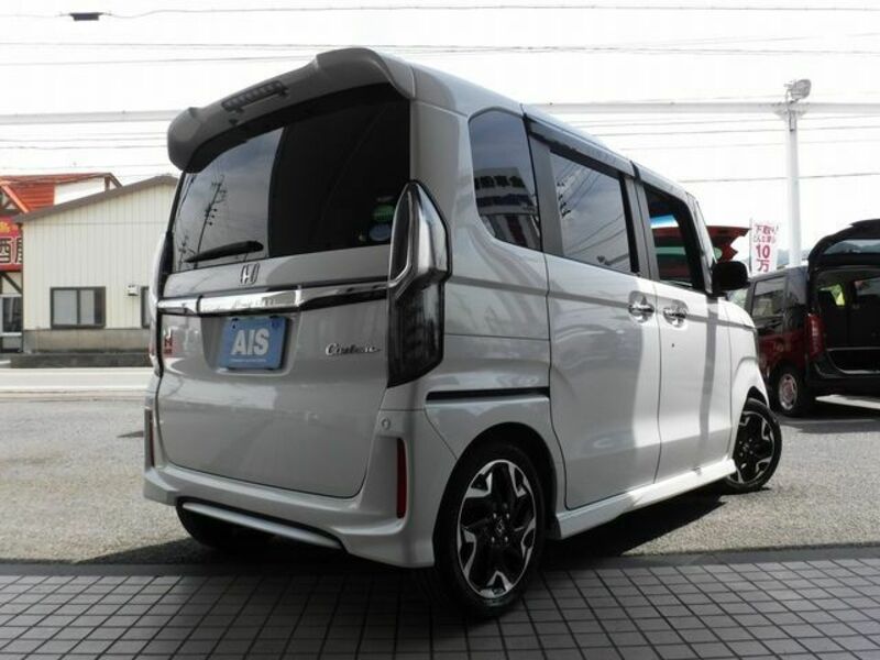 N BOX CUSTOM