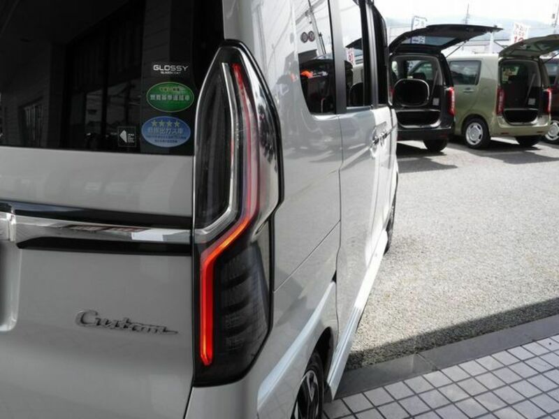 N BOX CUSTOM
