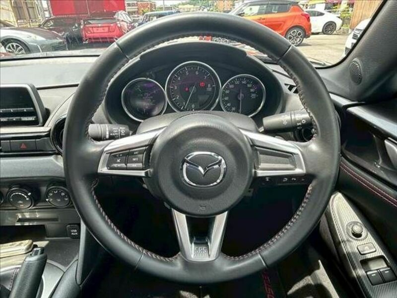 ROADSTER-8