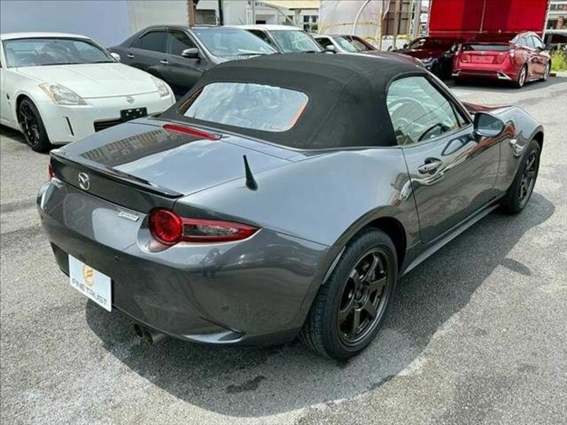 ROADSTER-14