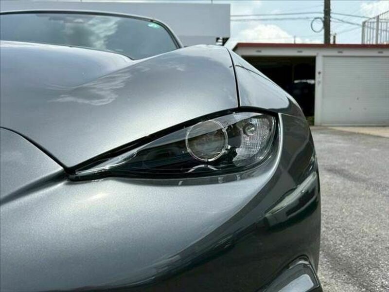 ROADSTER-18