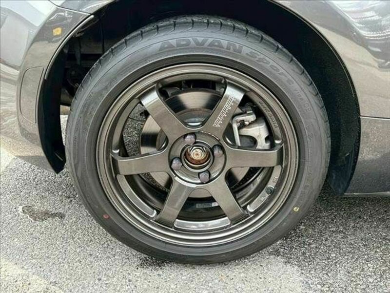 ROADSTER-24