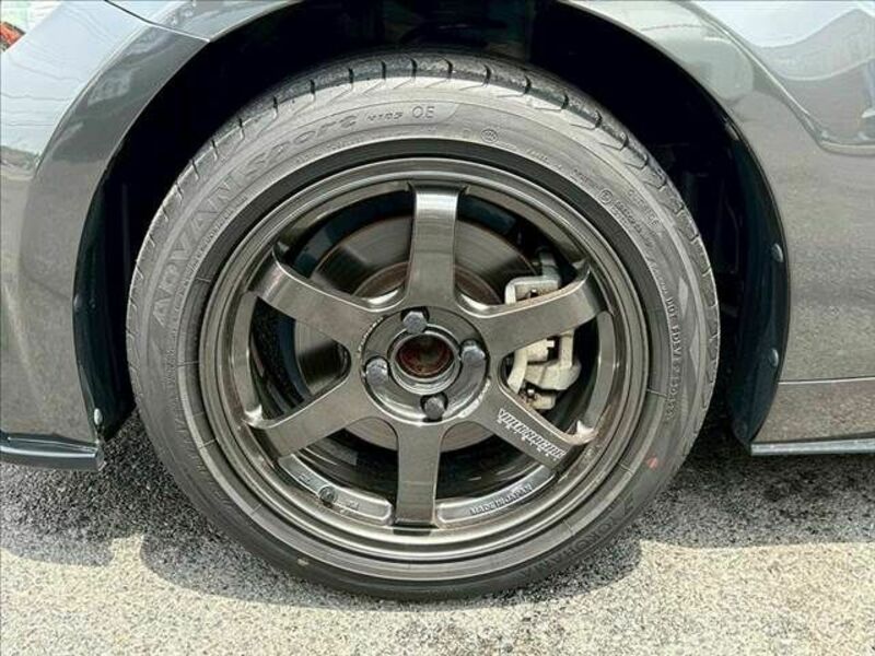 ROADSTER-26