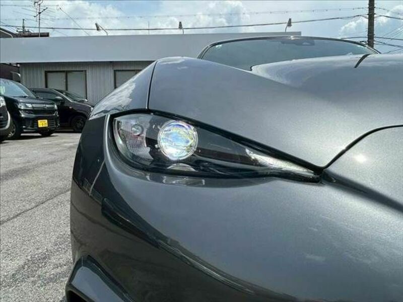 ROADSTER-27