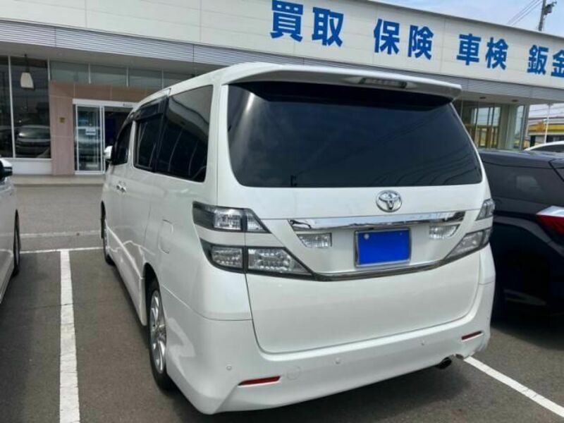 VELLFIRE-1