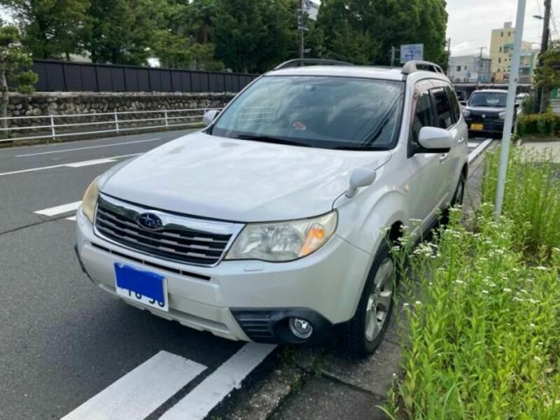 SUBARU　FORESTER