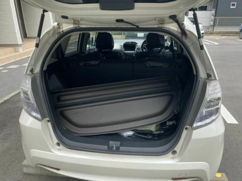 FIT HYBRID-8