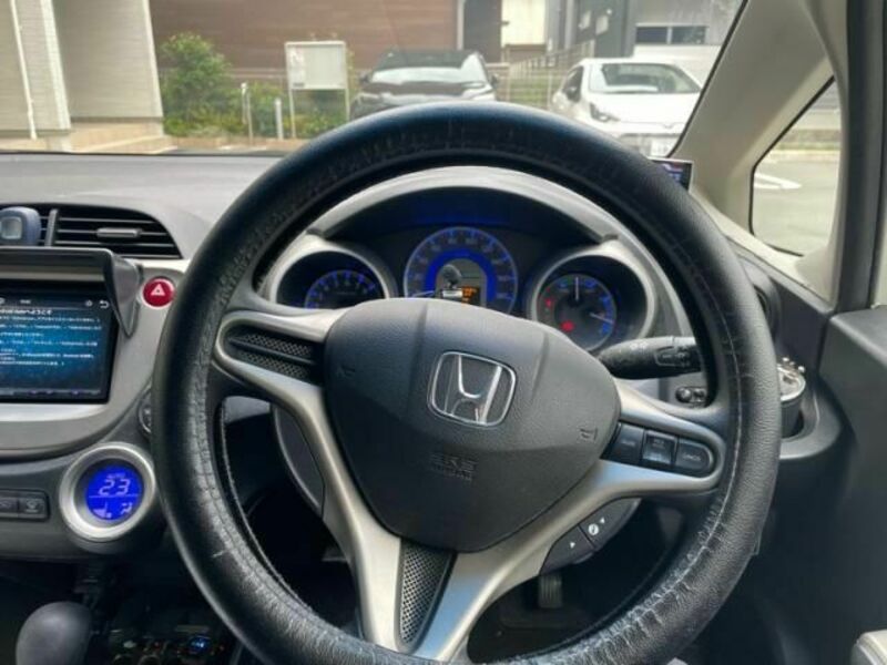 FIT HYBRID-10