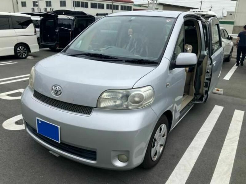 TOYOTA PORTE