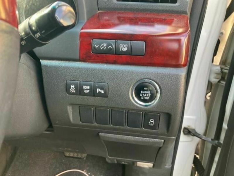 VELLFIRE-12