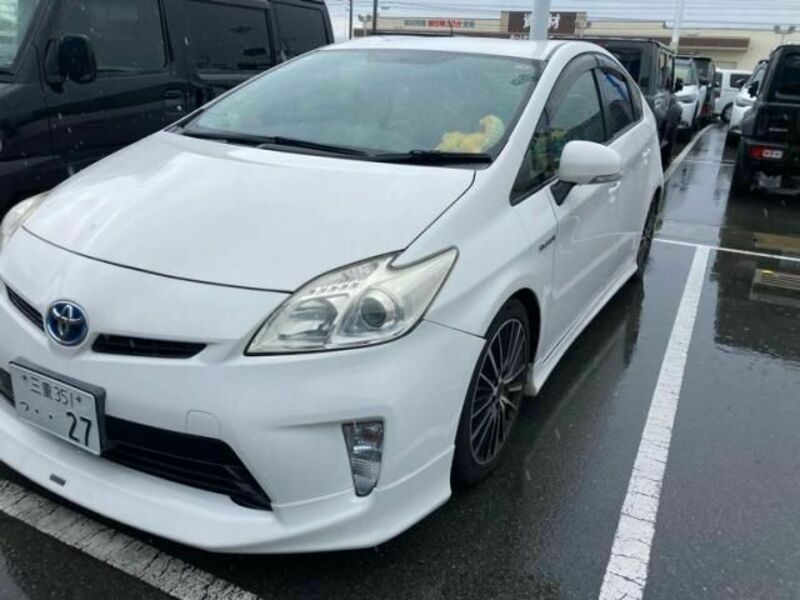 TOYOTA PRIUS