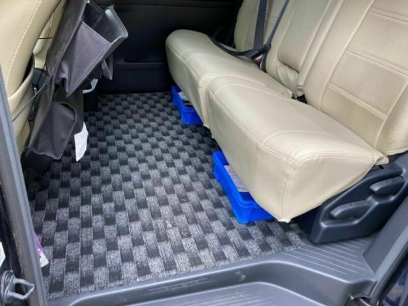 VELLFIRE-11