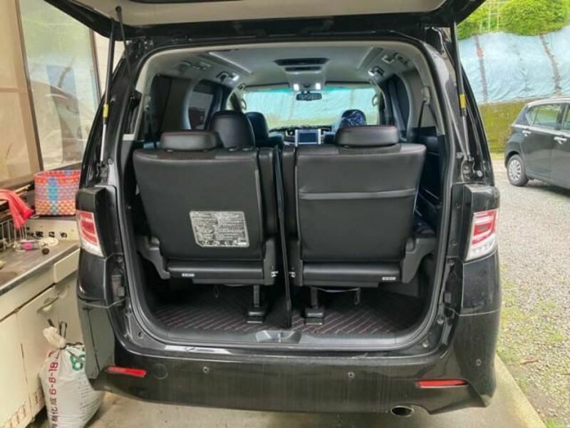 VELLFIRE-13