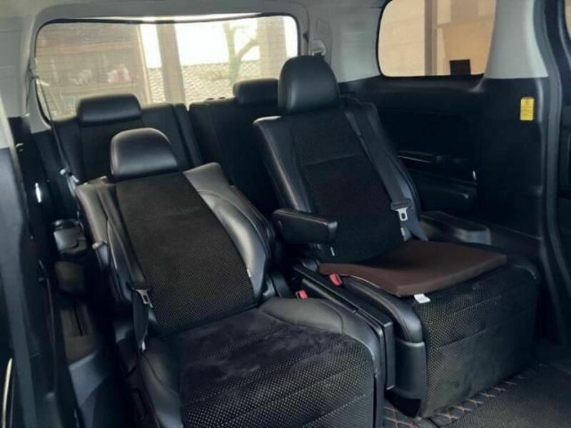 VELLFIRE-17