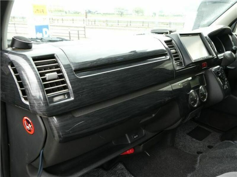 HIACE VAN-28