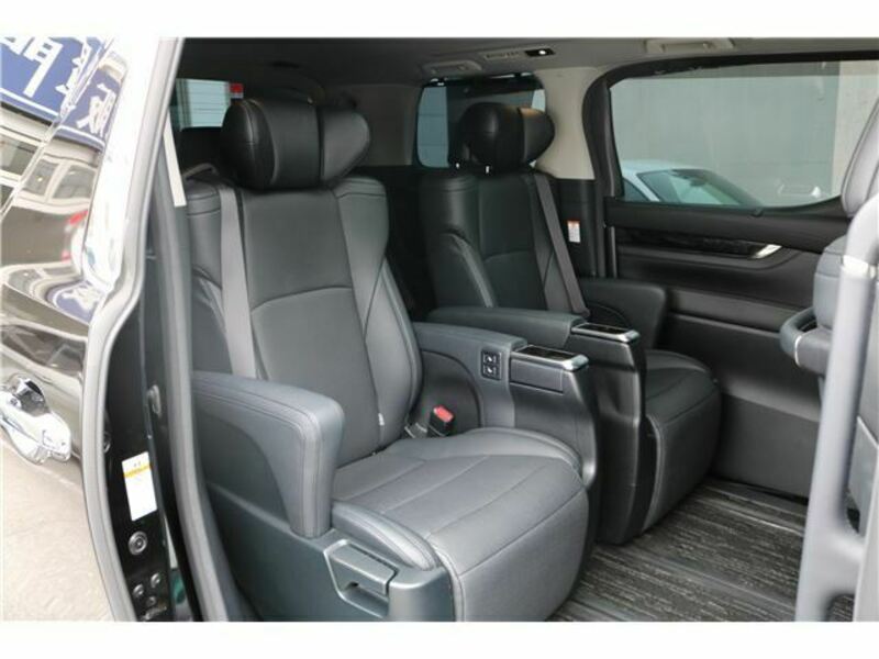 VELLFIRE-8