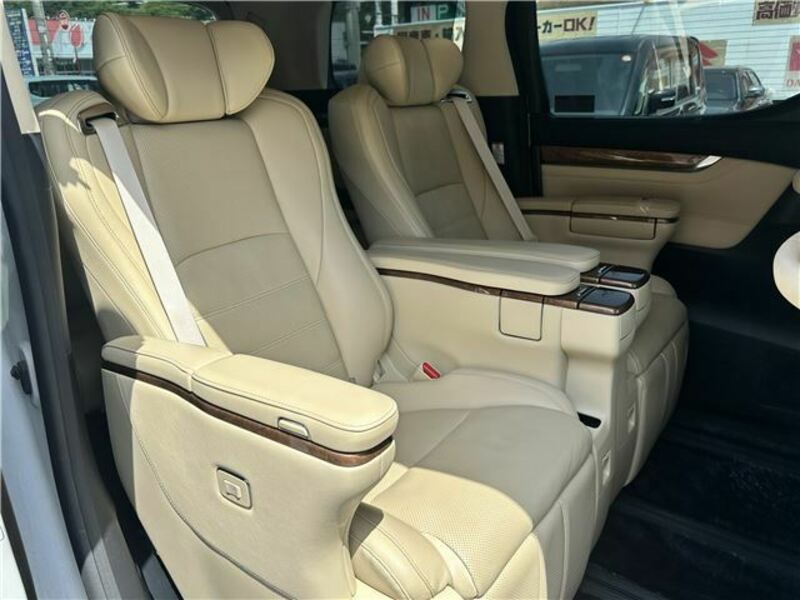 VELLFIRE-10