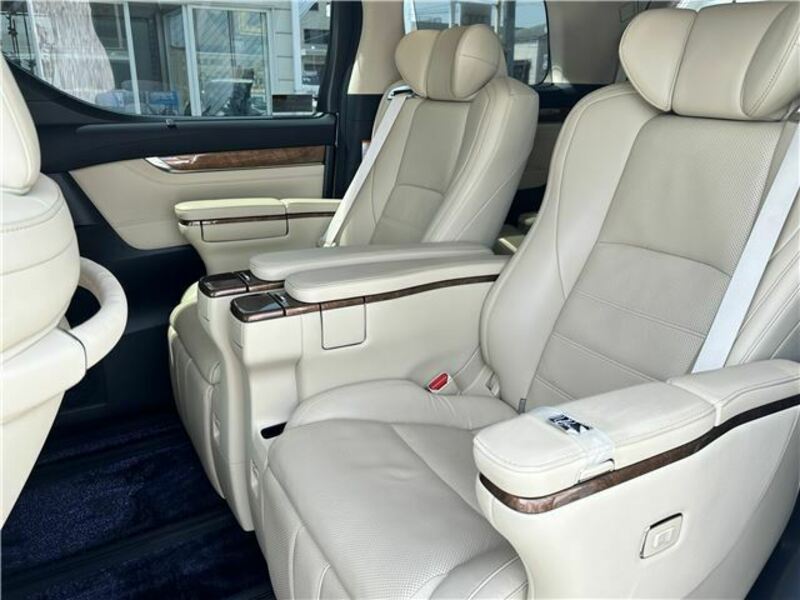 VELLFIRE-14