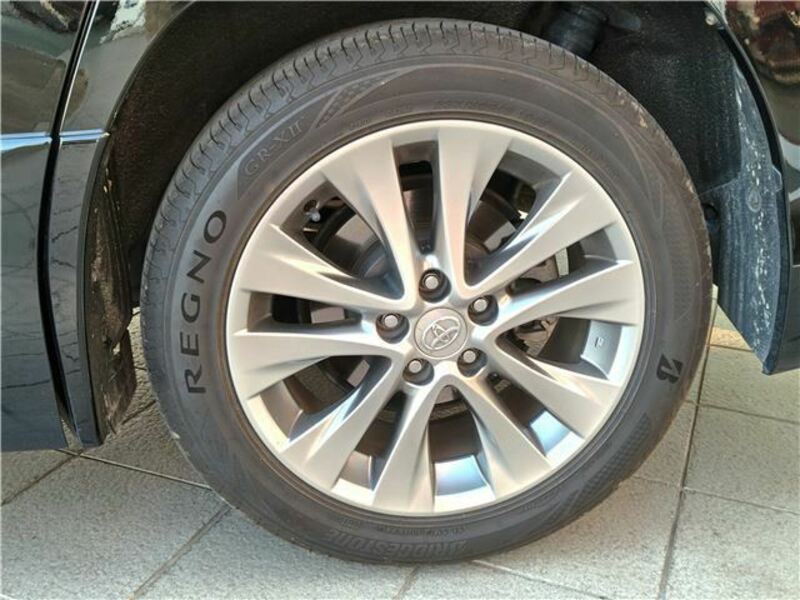 VELLFIRE-12