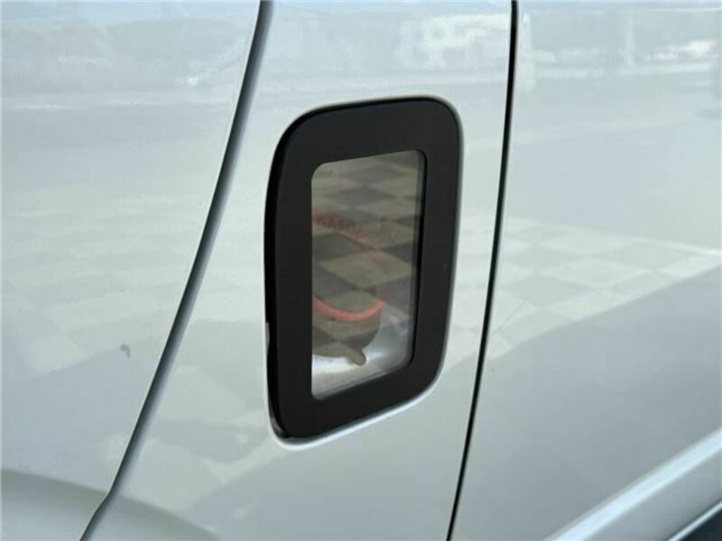 HIACE VAN-13