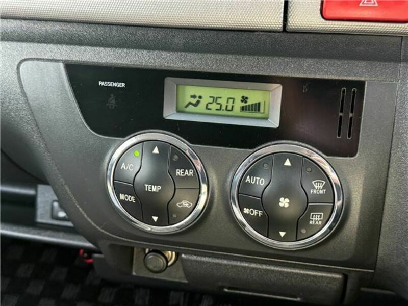 HIACE VAN-26