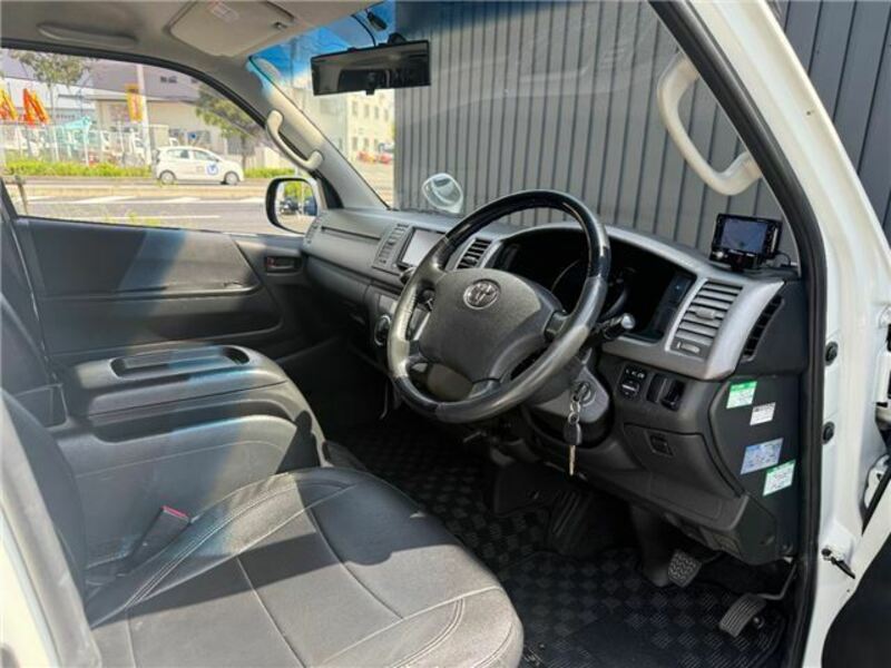 HIACE VAN-28