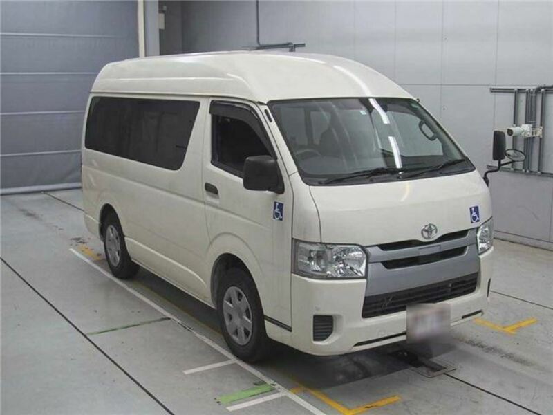 TOYOTA HIACE