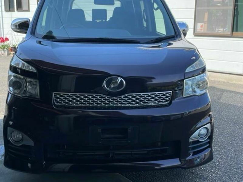 TOYOTA　VOXY