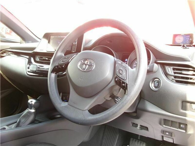 C-HR-8