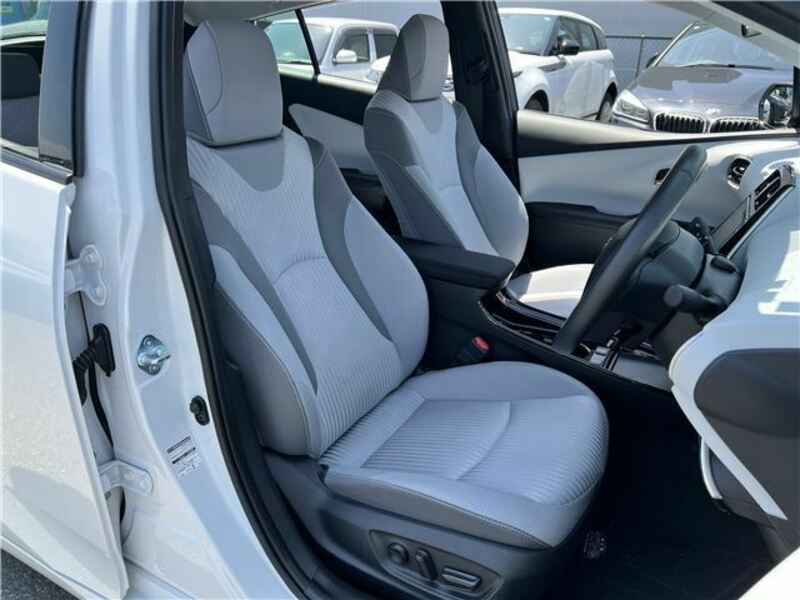 PRIUS PHV