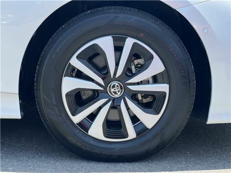 PRIUS PHV