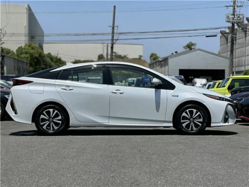 PRIUS PHV