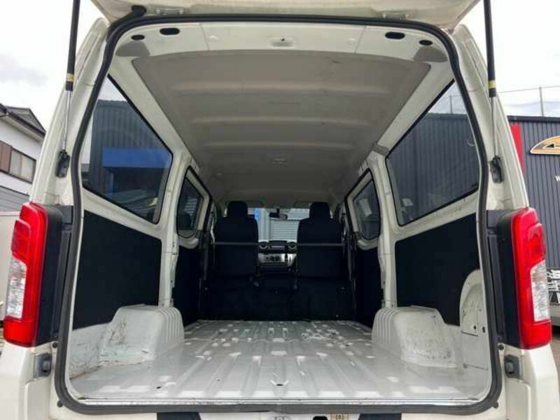 NV350 CARAVAN