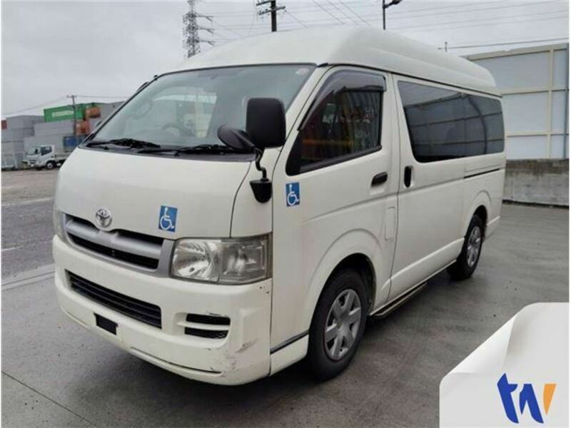 TOYOTA HIACE VAN