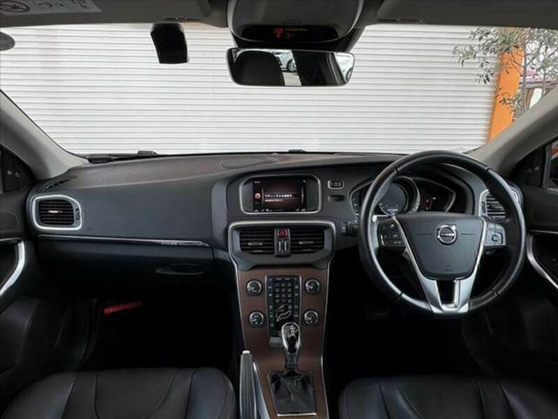 V40