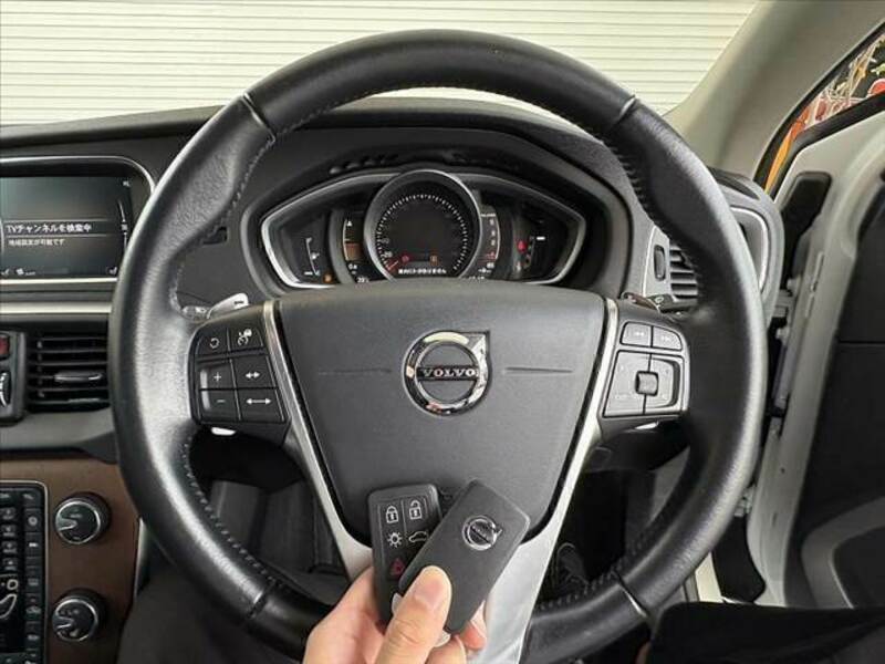 V40