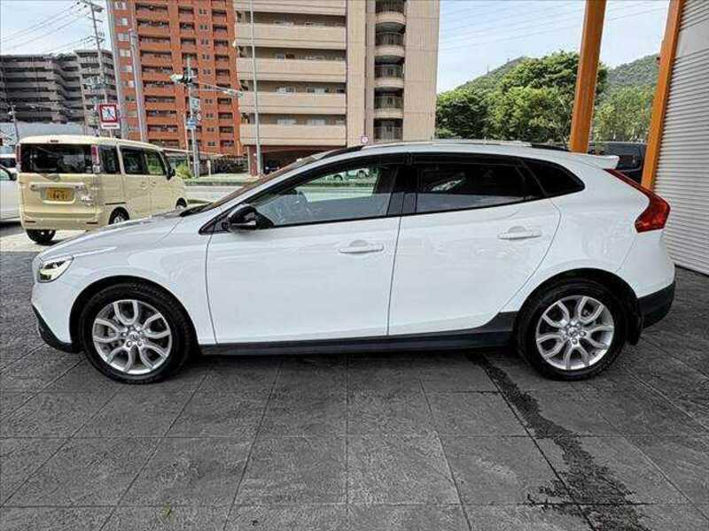 V40
