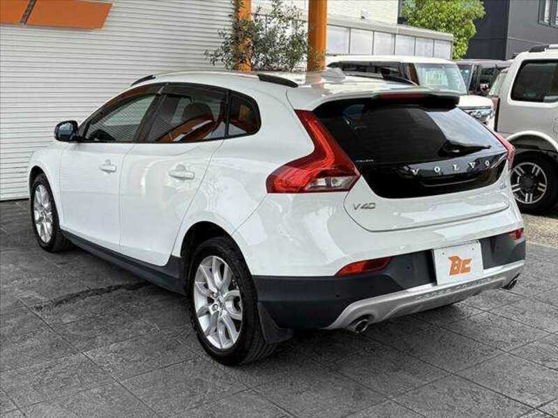 V40