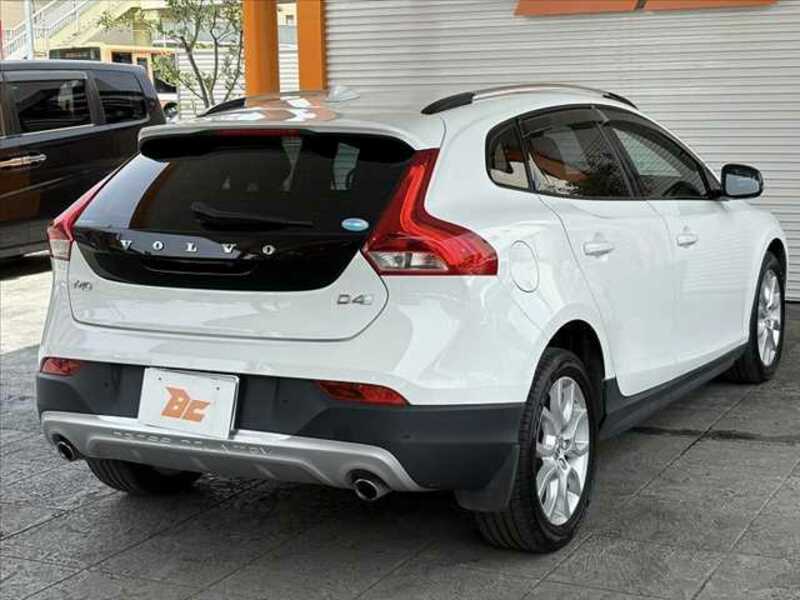 V40