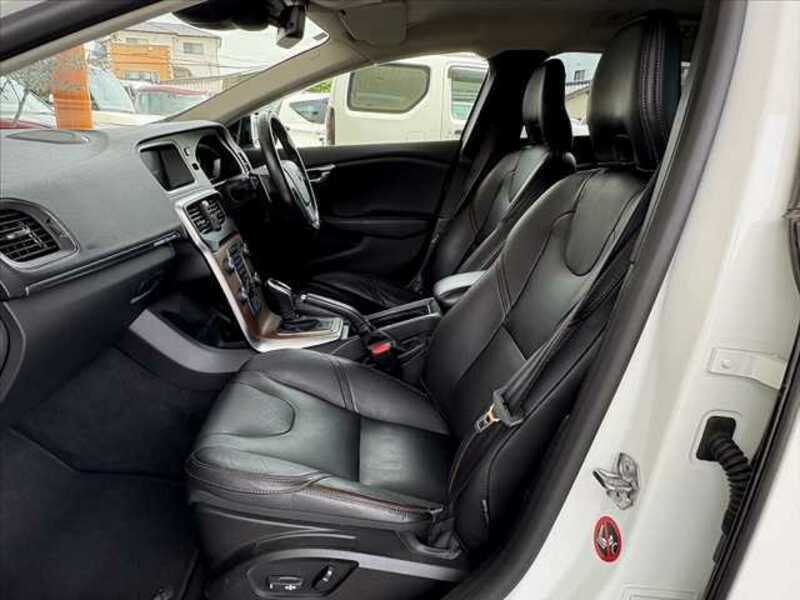 V40