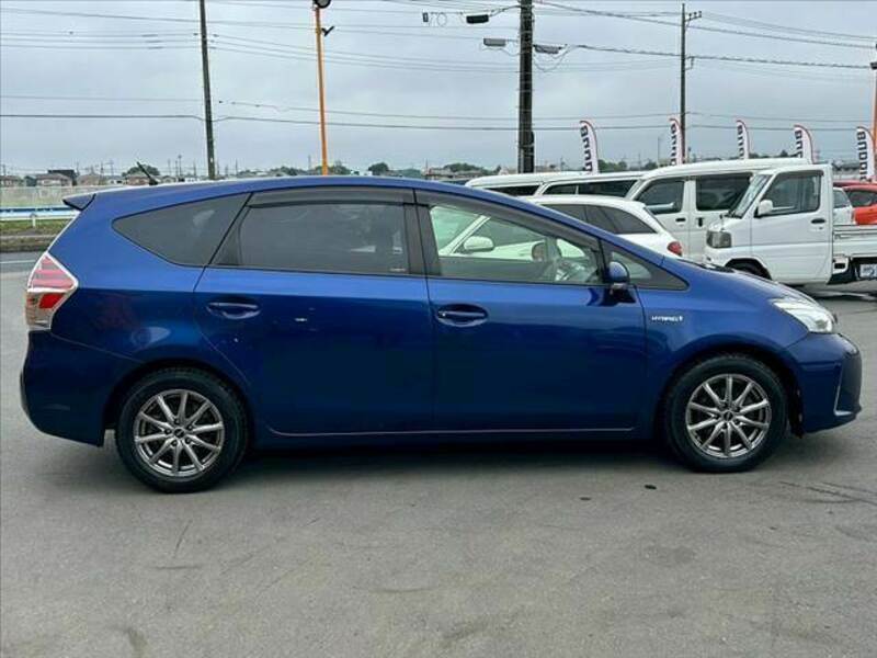 PRIUS ALPHA