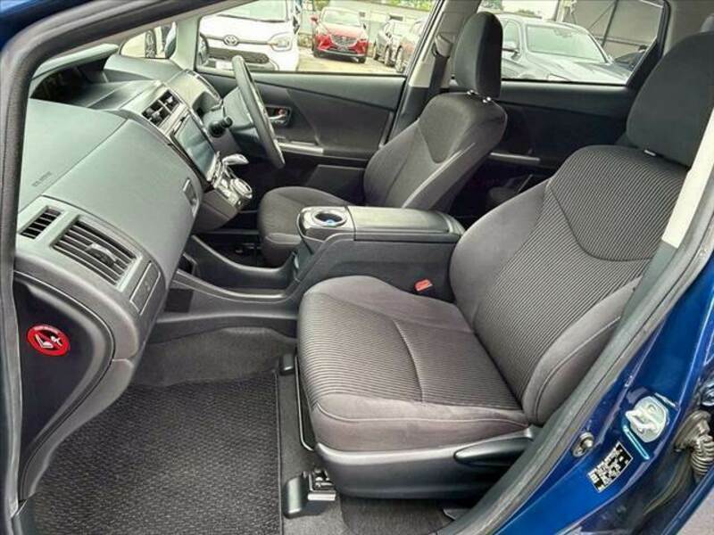 PRIUS ALPHA