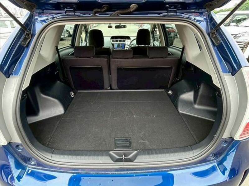 PRIUS ALPHA