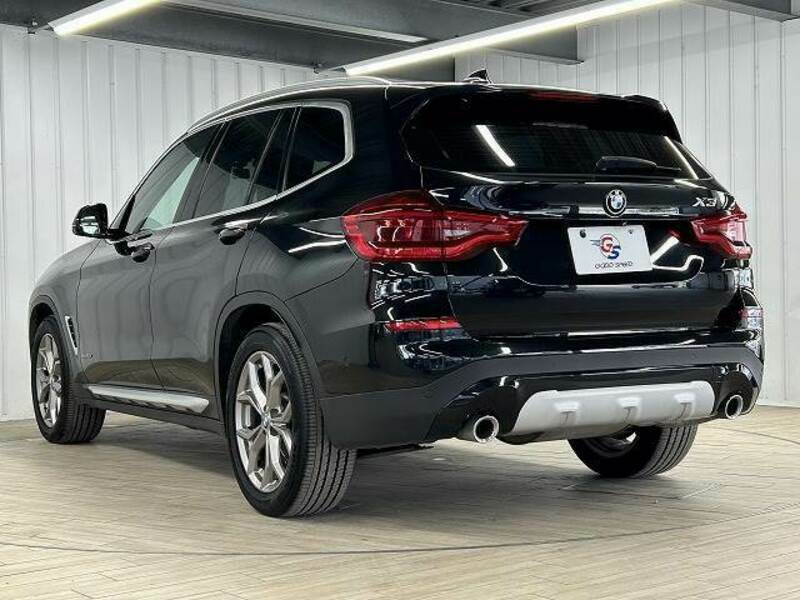 X3