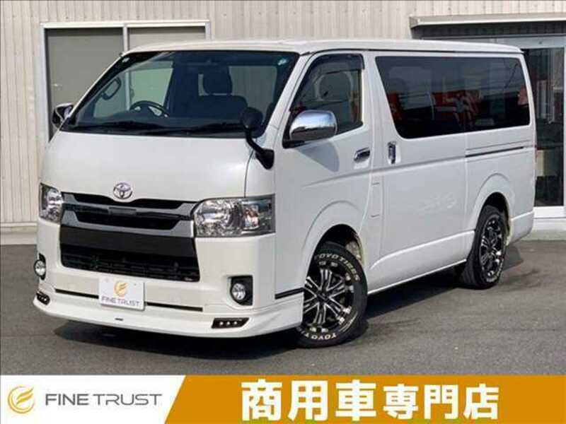 TOYOTA HIACE VAN