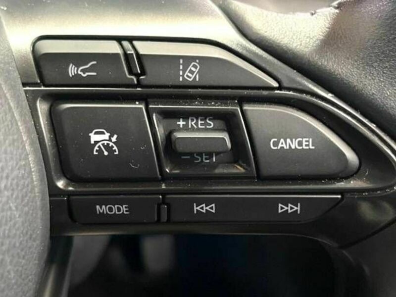 YARIS CROSS-4