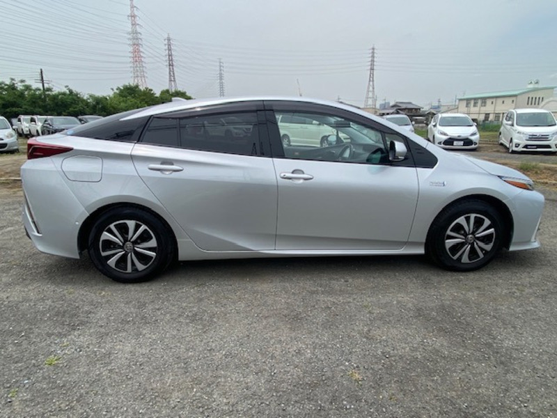 PRIUS PHV