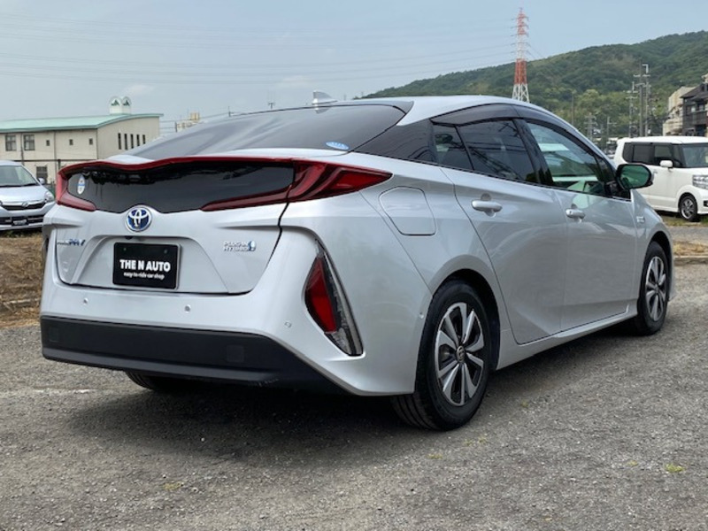 PRIUS PHV